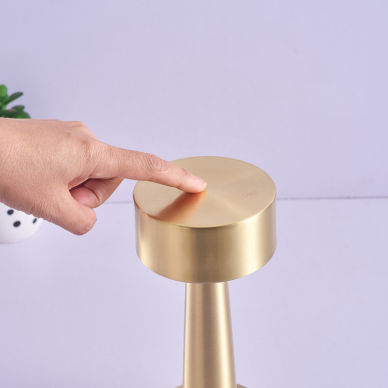 Modern Luxury LED Table Lamp Rechargeable Cordless Touch Desk Light With Metal Shade Home Decor for Restaurant &amp; Living Room