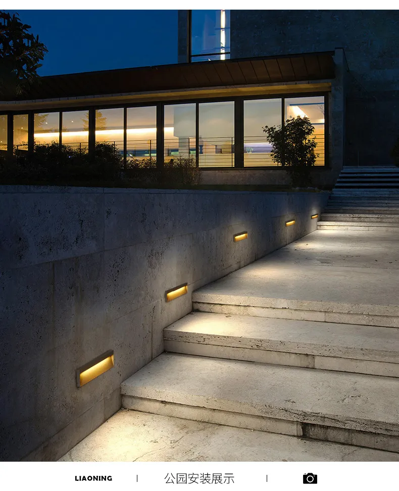 Outdoor landscape step lighting