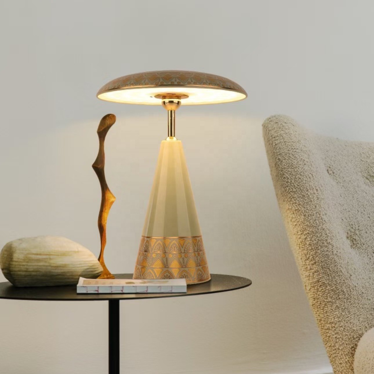 New Creative Magnetic Desk Light Cordless Rechargeable Battery Touch Table Light Adjustable Wireless Dimmer Table Lamp