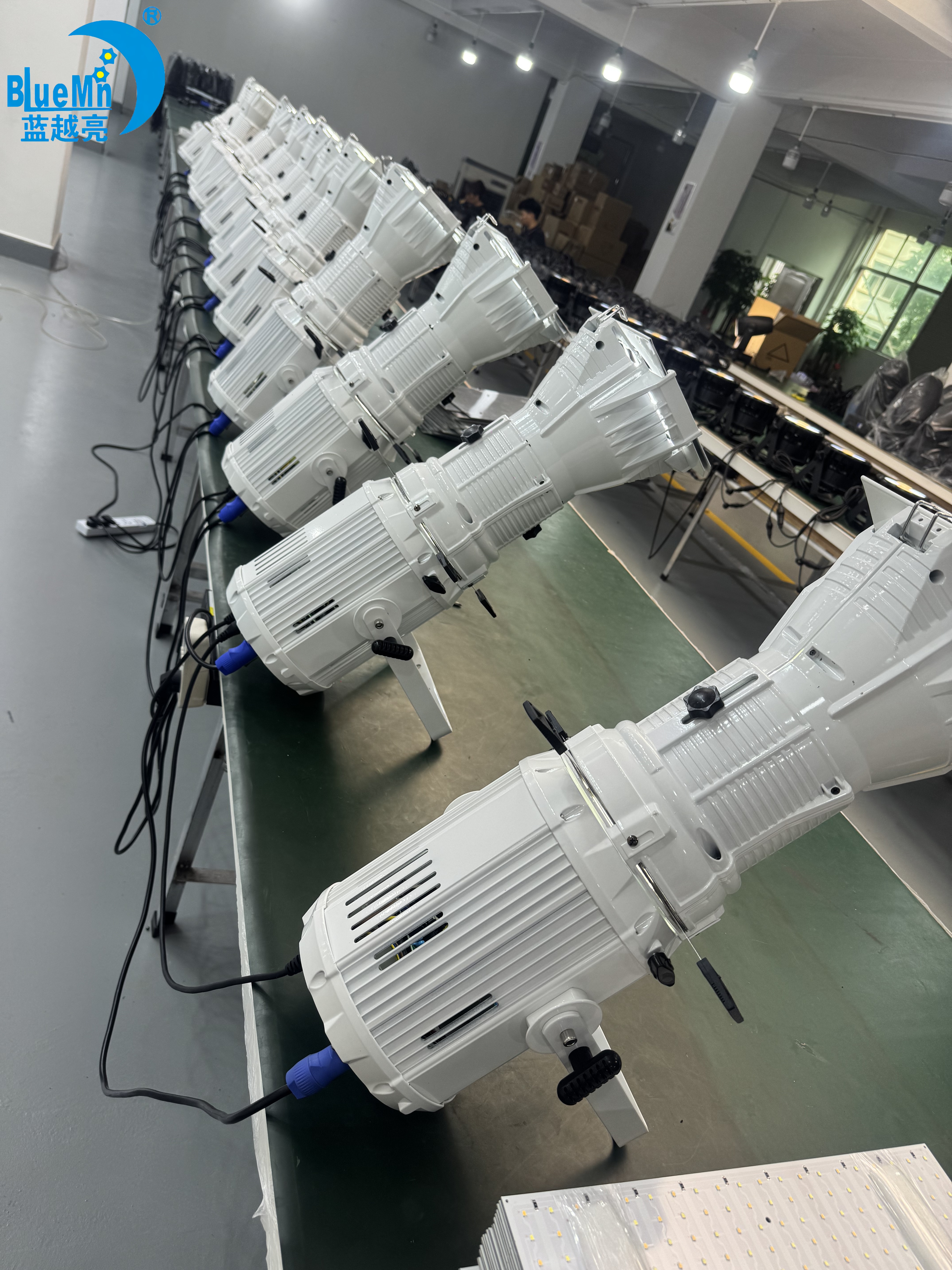 Factory Sell High Quality 200W LED Profile Light Theater Contour Wedding Meeting Image Leko Spot Light