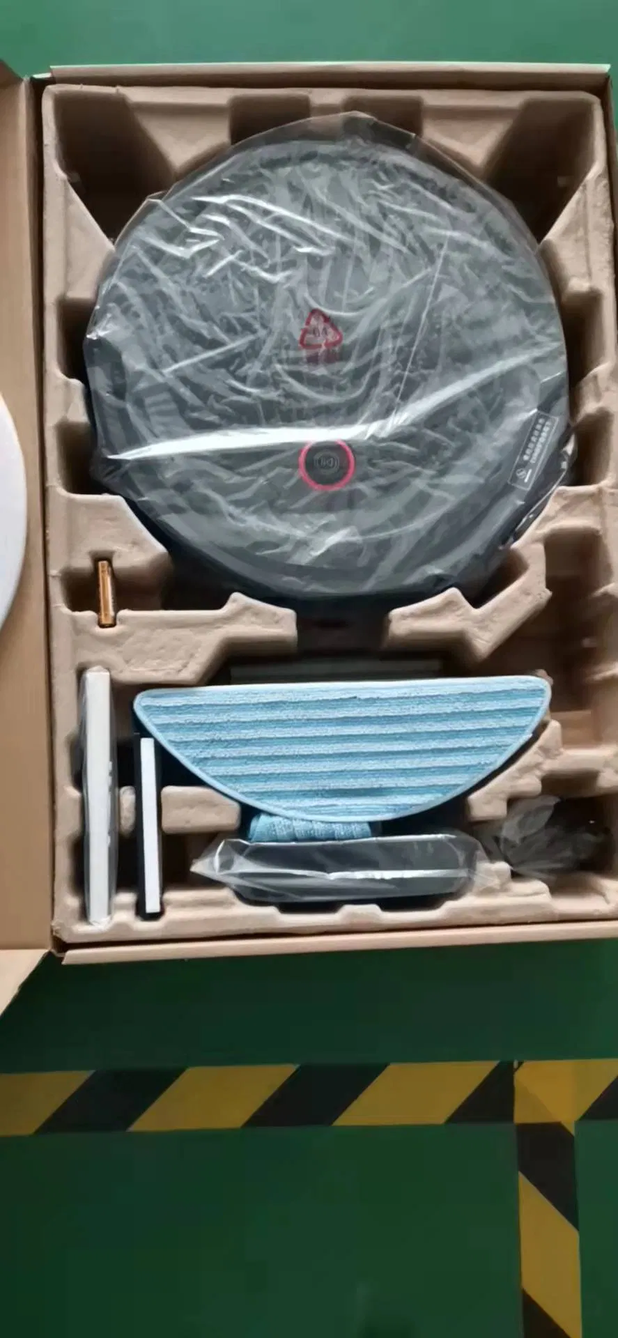 Wet/Dry Vacuum Cleaner for Carpet and Floor