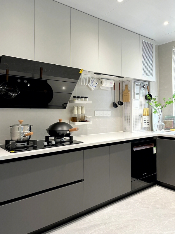 Custom Zero-Waste Space Solid Wood Kitchen Cabinets