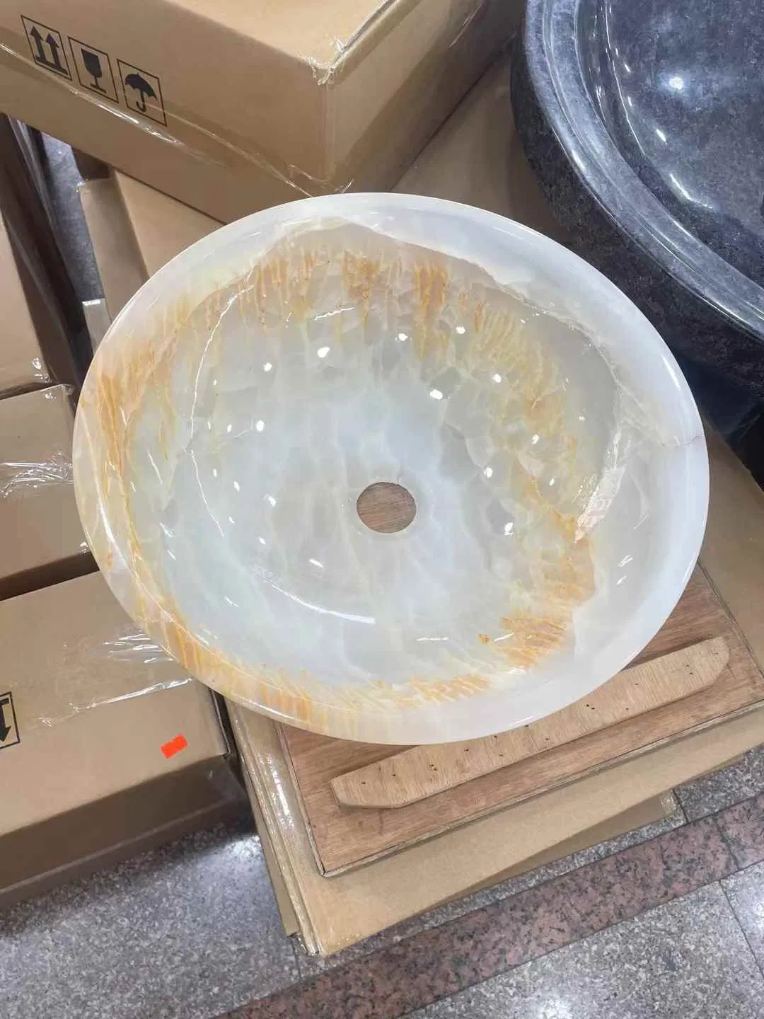 Natural Bathroom Round Shape and Square Shape Honex Green and White Red Wash Basins