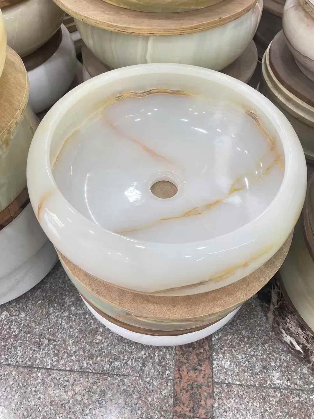 Natural Bathroom Round Shape and Square Shape Honex Green and White Red Wash Basins