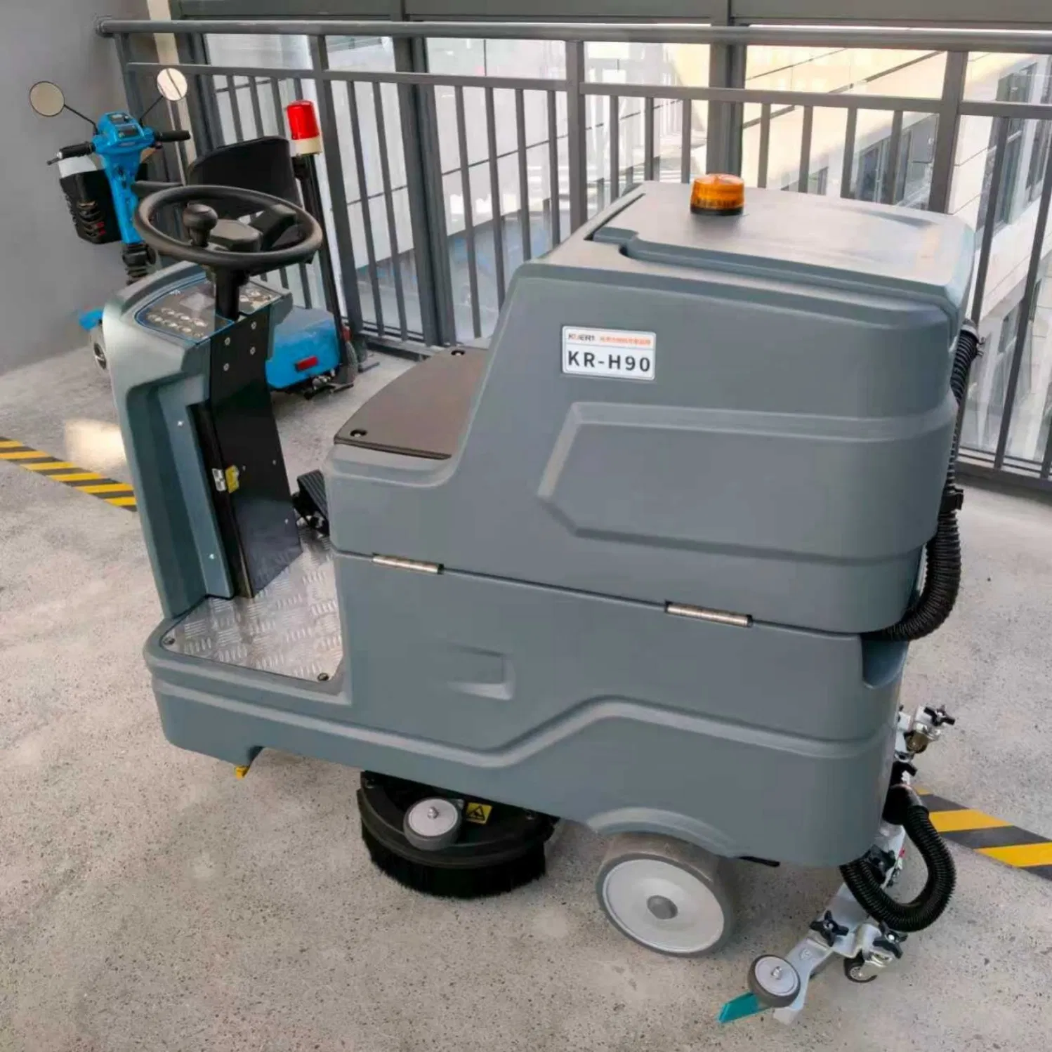 H90 Heavy-Duty Floor Cleaner Features Sprinkler Dust Suppression, Supportive Seat, and Powerful Vacuum System