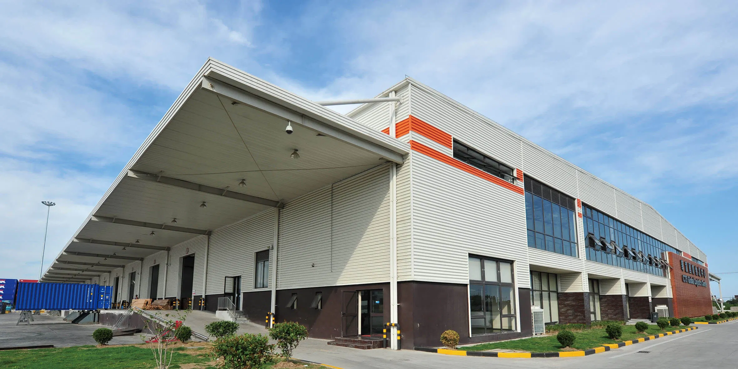 Eco-Friendly Quick Setup Storage Solution for Portable Prefab Houses