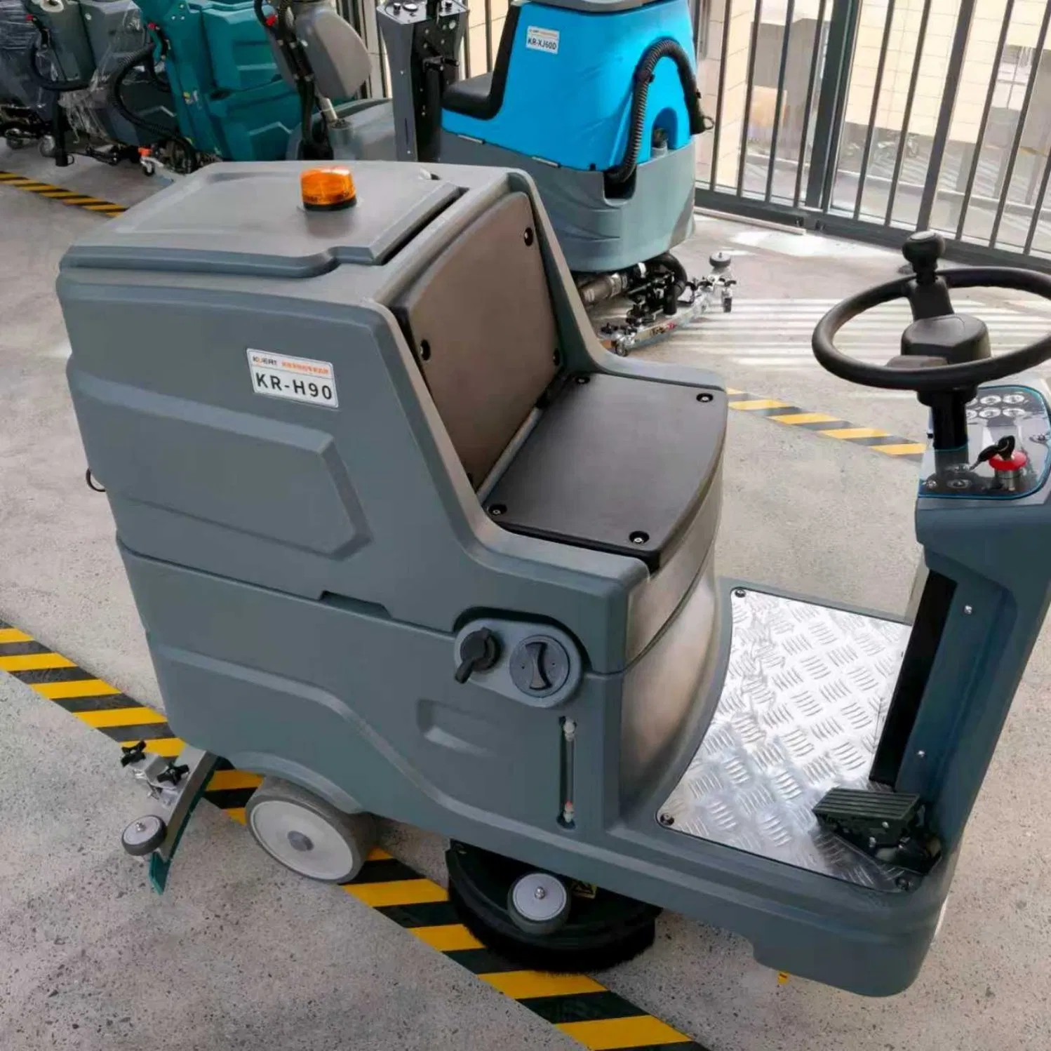 H90 Heavy-Duty Floor Cleaner Features Sprinkler Dust Suppression, Supportive Seat, and Powerful Vacuum System