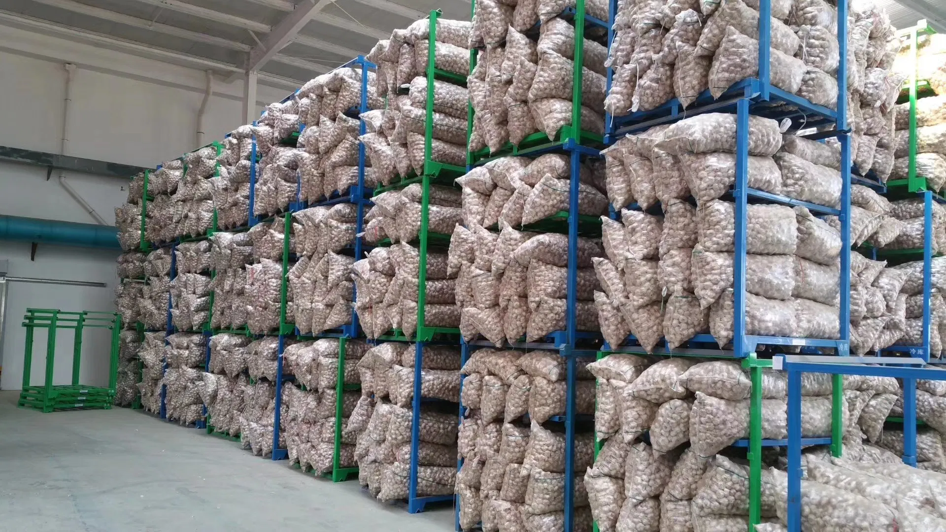 Eco-Friendly Nestainer: Efficient Tire Storage Solution for All Seasons