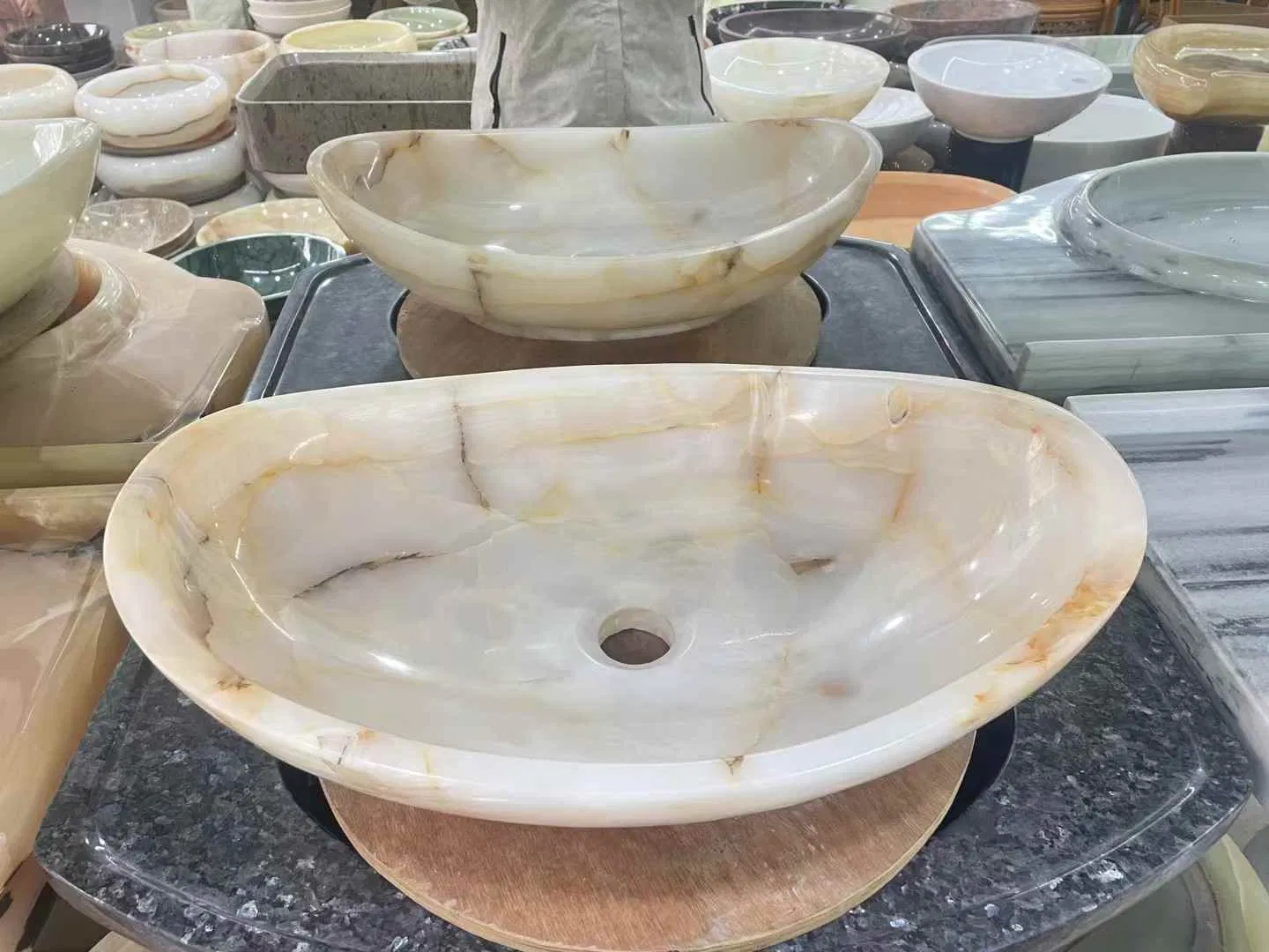 Natural Bathroom Round Shape and Square Shape Honex Green and White Red Wash Basins