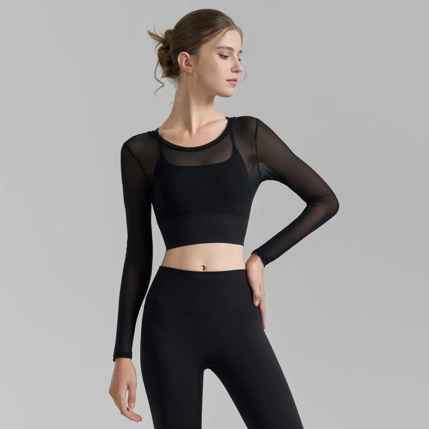 Nova Chegada 2 em 1 Conjunto de Fitness de Malha para Yoga e Pilates, Blusa Cropped de Manga Longa para Mulheres, Tops Ativos Cropped com Almofadas Fixas para o Peito