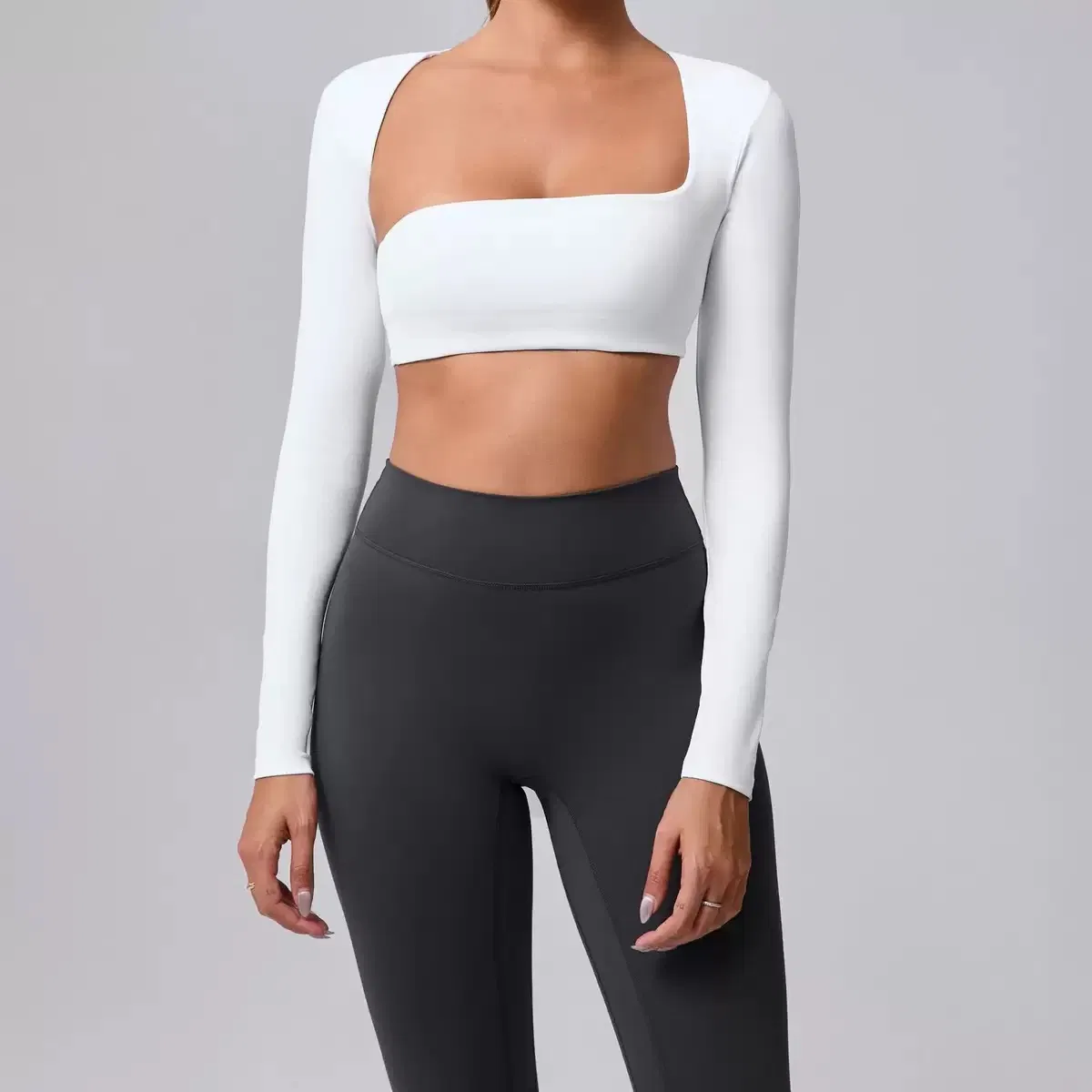Novo Design Mais Quente Sexy Blusa de Manga Longa Cropped com Sutiã Embutido para Mulheres, Corte Fashion Elegante Costas Recortadas Camiseta Cropped para Treino Yoga e Pilates Tops de Fitness