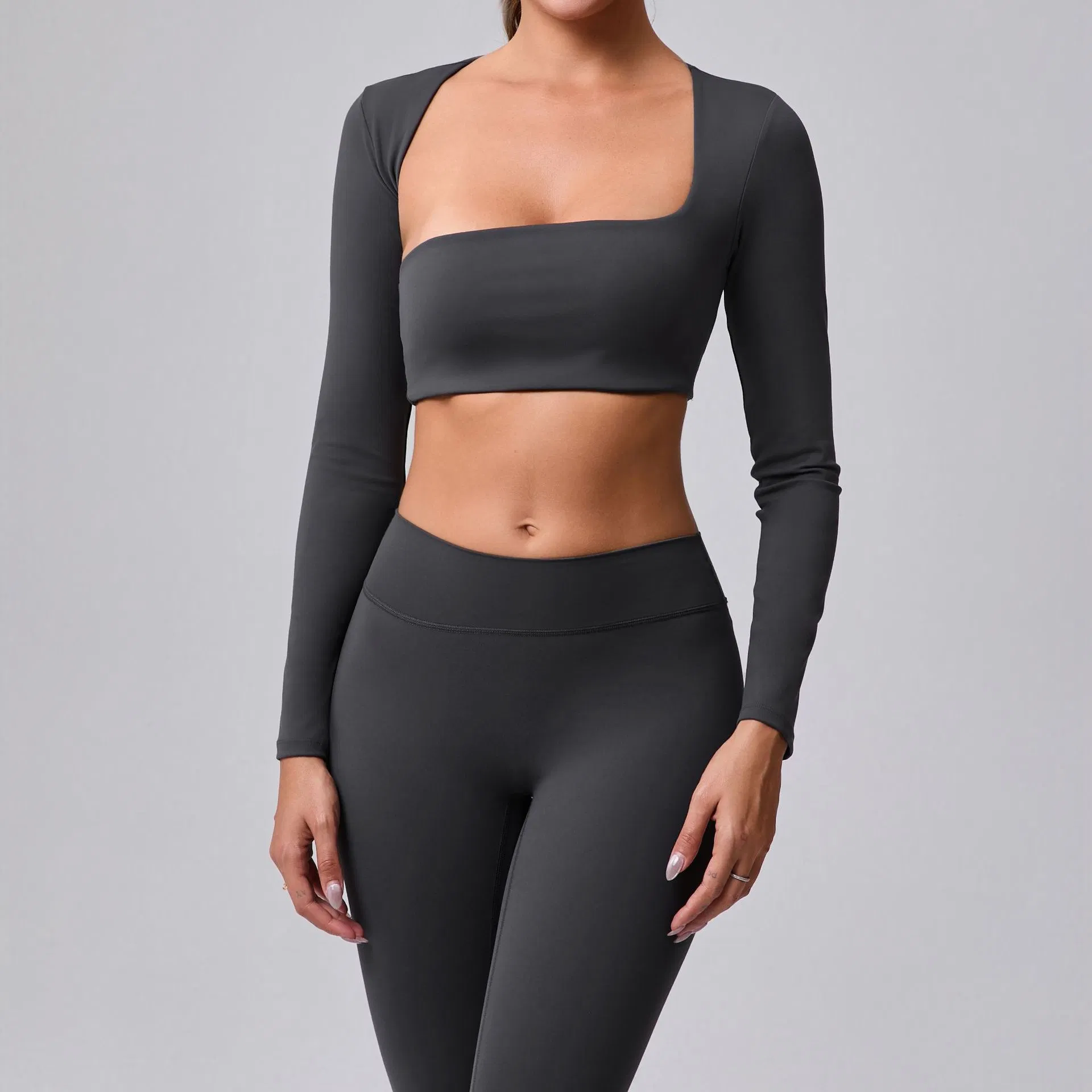 Novo Design Mais Quente Sexy Blusa de Manga Longa Cropped com Sutiã Embutido para Mulheres, Corte Fashion Elegante Costas Recortadas Camiseta Cropped para Treino Yoga e Pilates Tops de Fitness