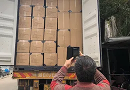 Transporte e logística internacional de vestuário da Cleito Clothing