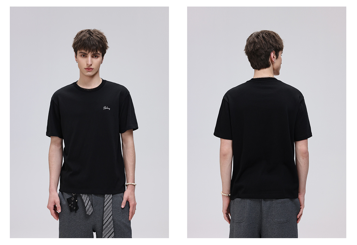 Camiseta de Manga Curta com um Design Impresso Simples