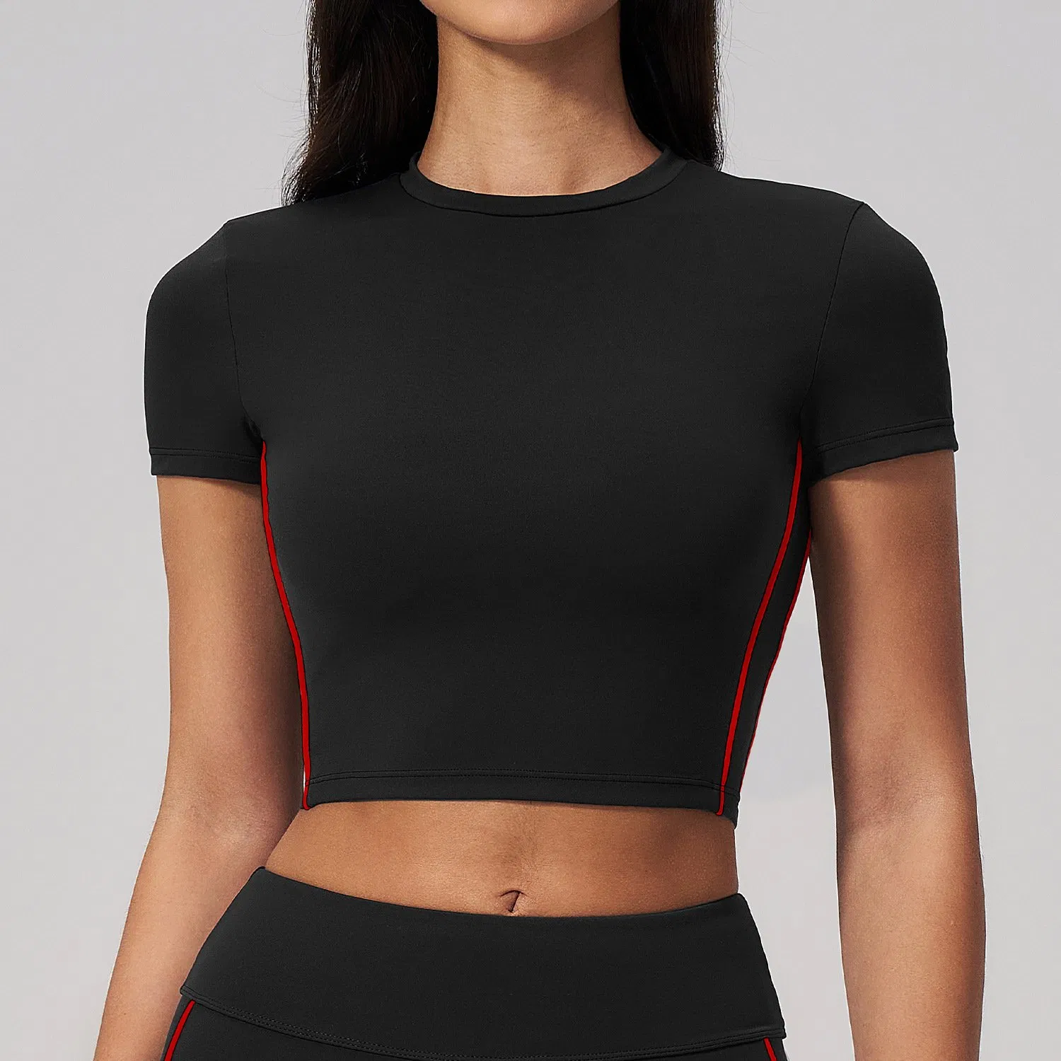 Top de treino cropped de manga curta personalizável com etiqueta privada azul marinho com listras brancas OEM ODM para roupas de atividade