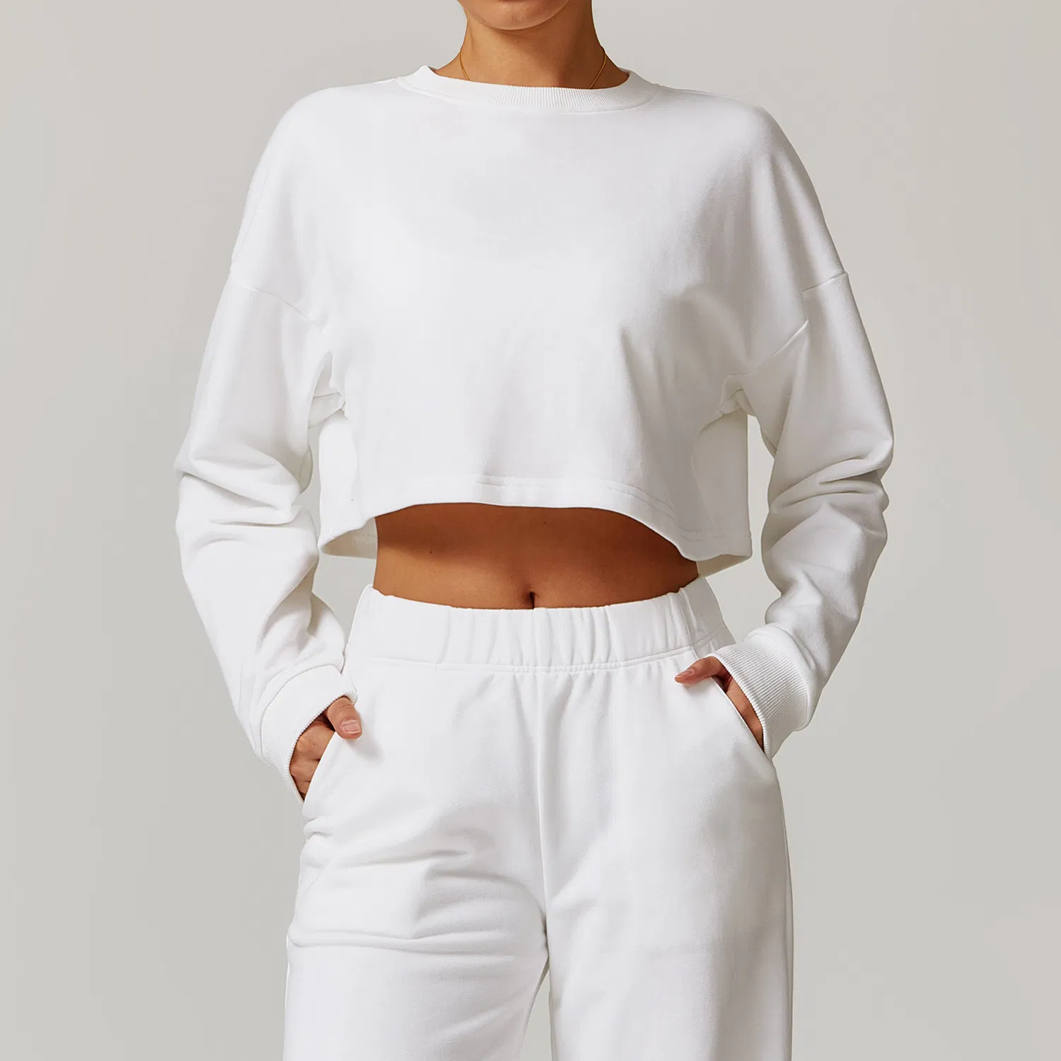 Moletom Cropped Feminino – Blusa de Manga Longa com Gola Redonda, Pulôver Solto para Exercícios com Costas Sobrepostas para Corrida e Treinamento