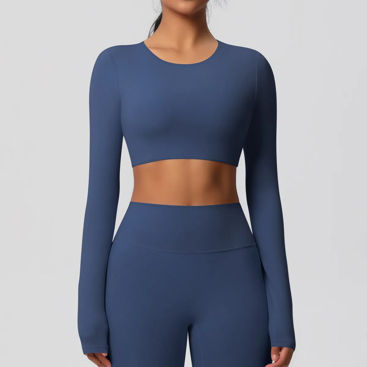 Blusa de Yoga Cropped de Manga Longa Azul Sólido com Distintivo