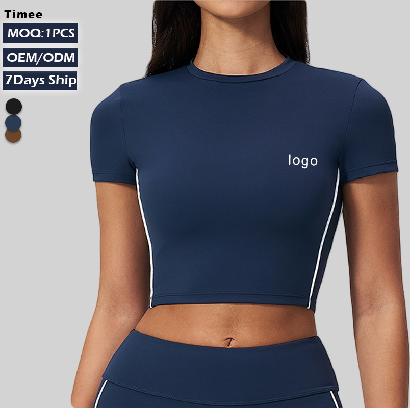 Top de treino cropped de manga curta personalizável com etiqueta privada azul marinho com listras brancas OEM ODM para roupas de atividade