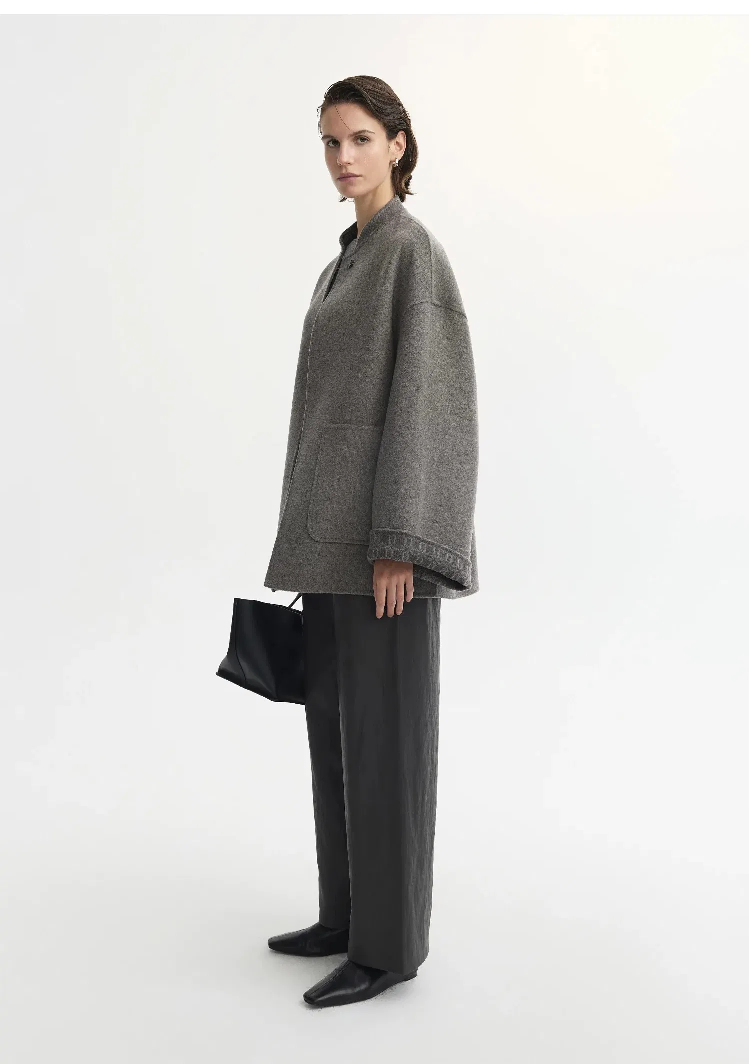 Fabricante de alta qualidade, casaco de inverno de moda personalizado, tamanho médio, design jacquard interno, casaco de cashmere e lã dupla face para mulheres, com mangas largas