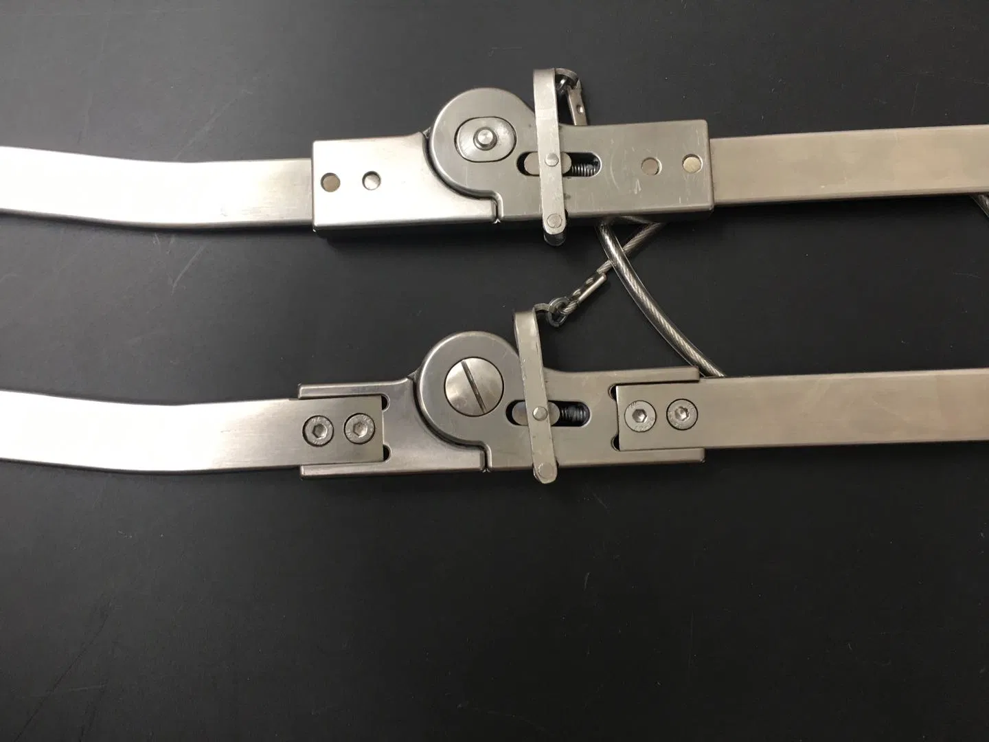 Orthopedic Prosthetics Stainless Steel Knee Joint Spring Lock Prosthetic Ortho Knee Orthotic Knee Joint