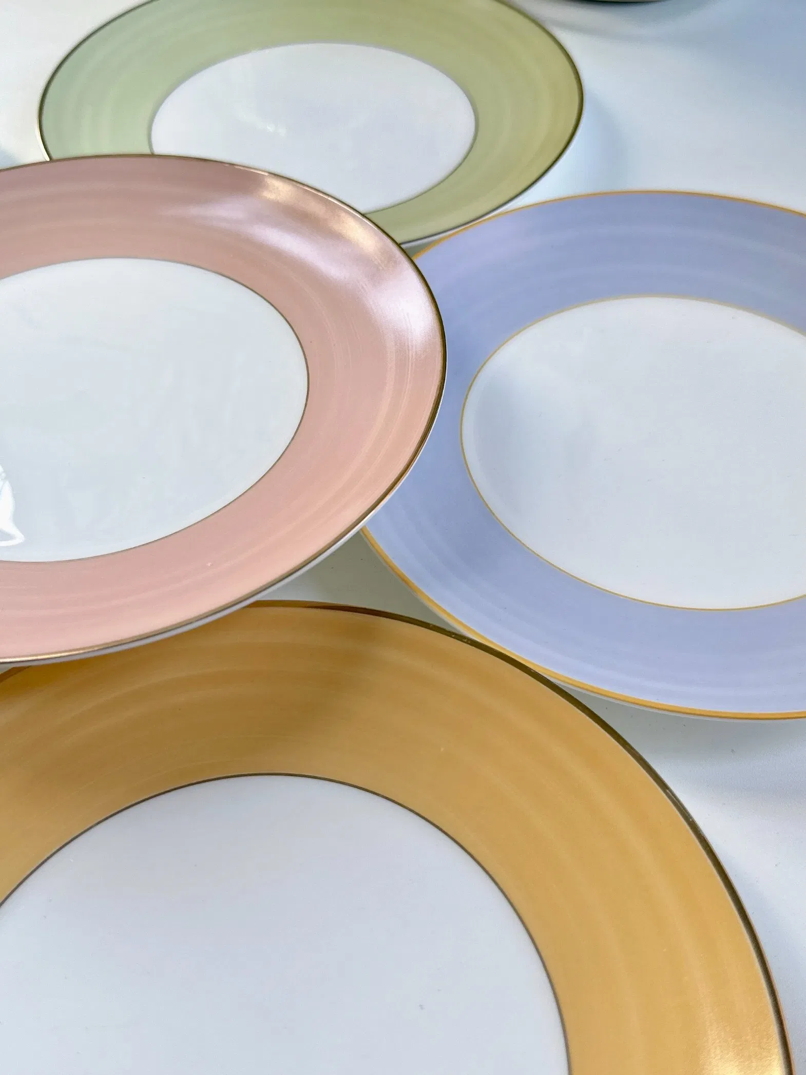 Round Ceramic Set Bone China Plates for Wedding Events Customized Occasions