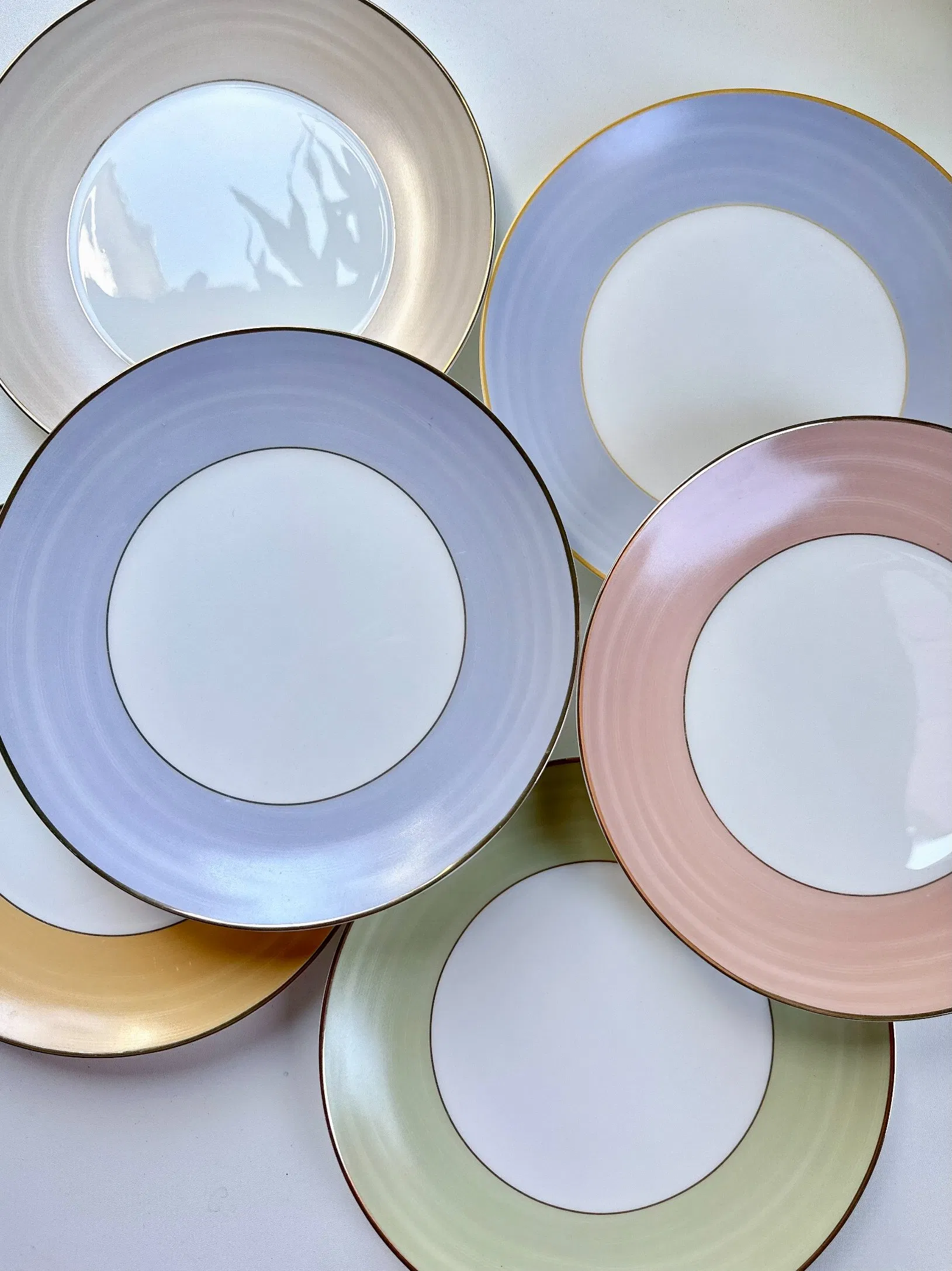 Round Ceramic Set Bone China Plates for Wedding Events Customized Occasions