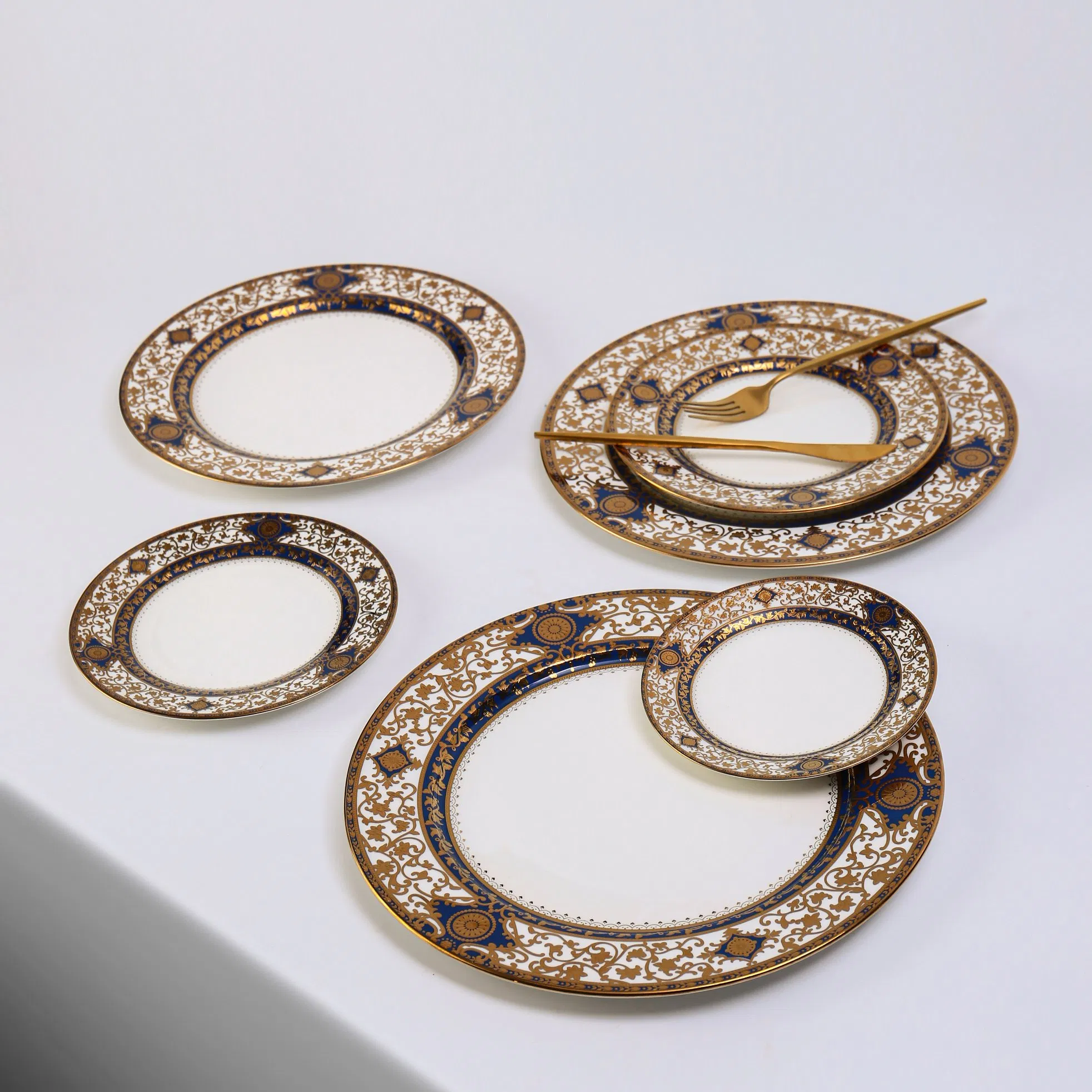 High Quality Kitchen Dishes Bone China Dinner Plates Luxury Ceramic Plate