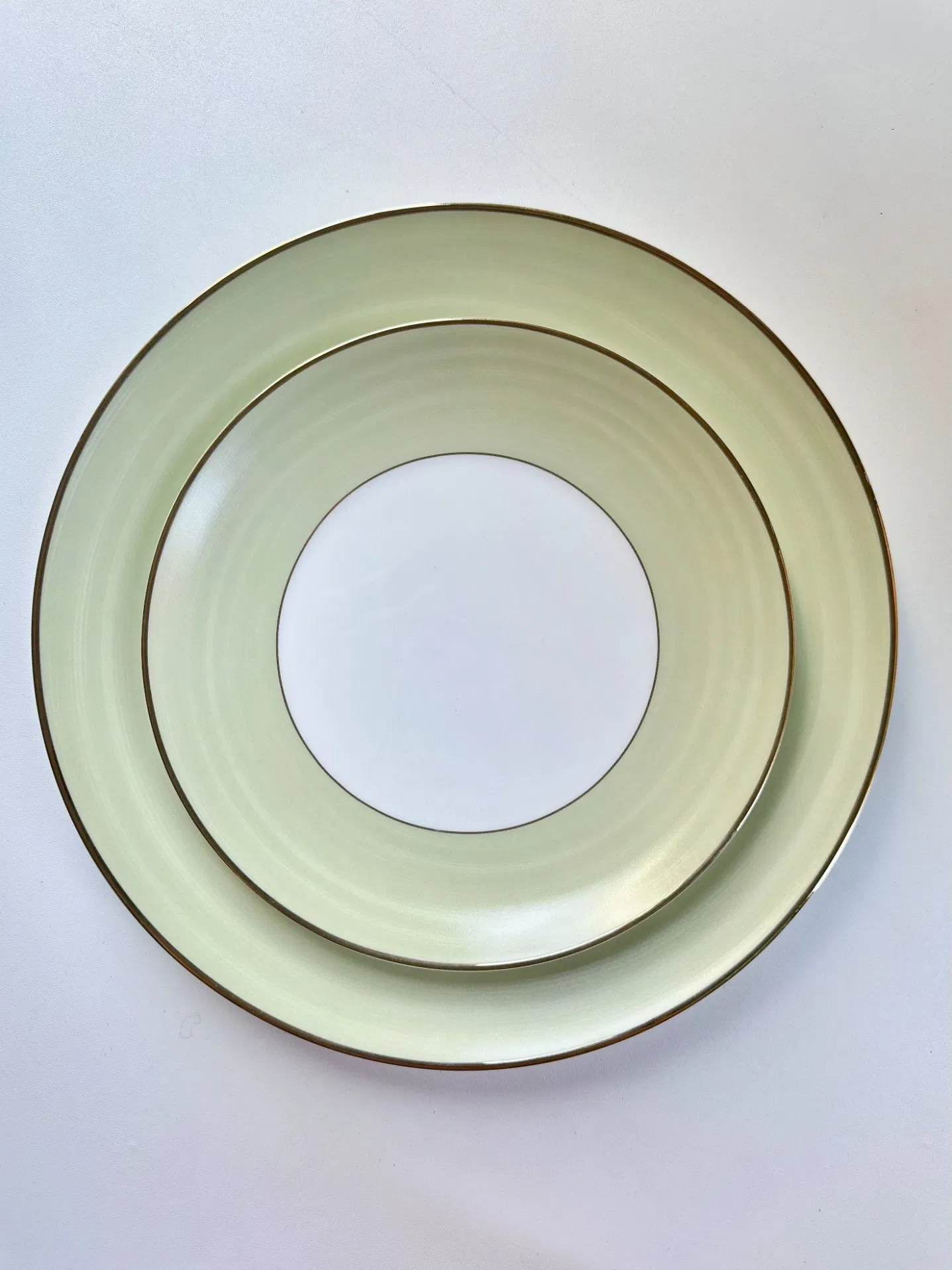 Round Ceramic Set Bone China Plates for Wedding Events Customized Occasions
