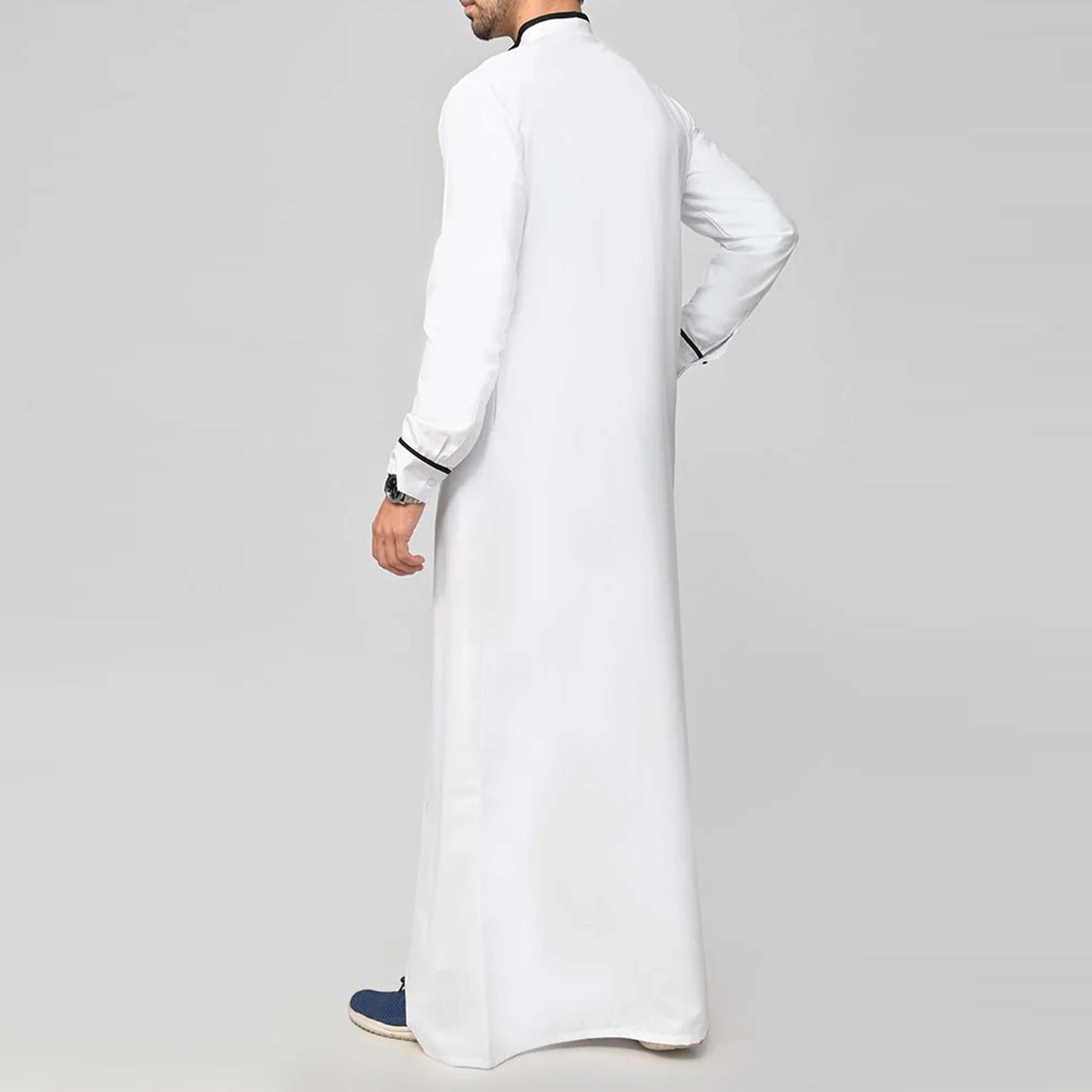 OEM Wholesale Traditional Muslim Arabian Jubbah Men Thobe Plus Size Solid Thermal Breathable Quick Dry Autumn Long Sleeve High