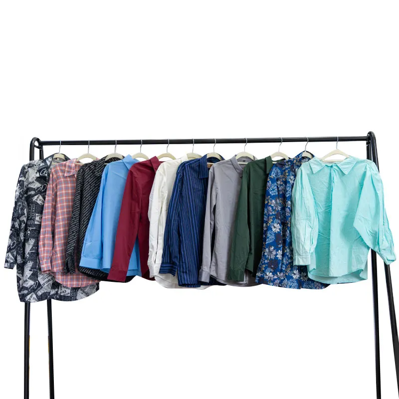 Used Clothing Display 3