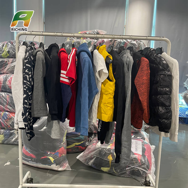 Thrift Shop Import Bales of Used Luxury Designer Clothes Evening Dressthrift Skirt Guangzhou Used Clothes Bales 100kg
