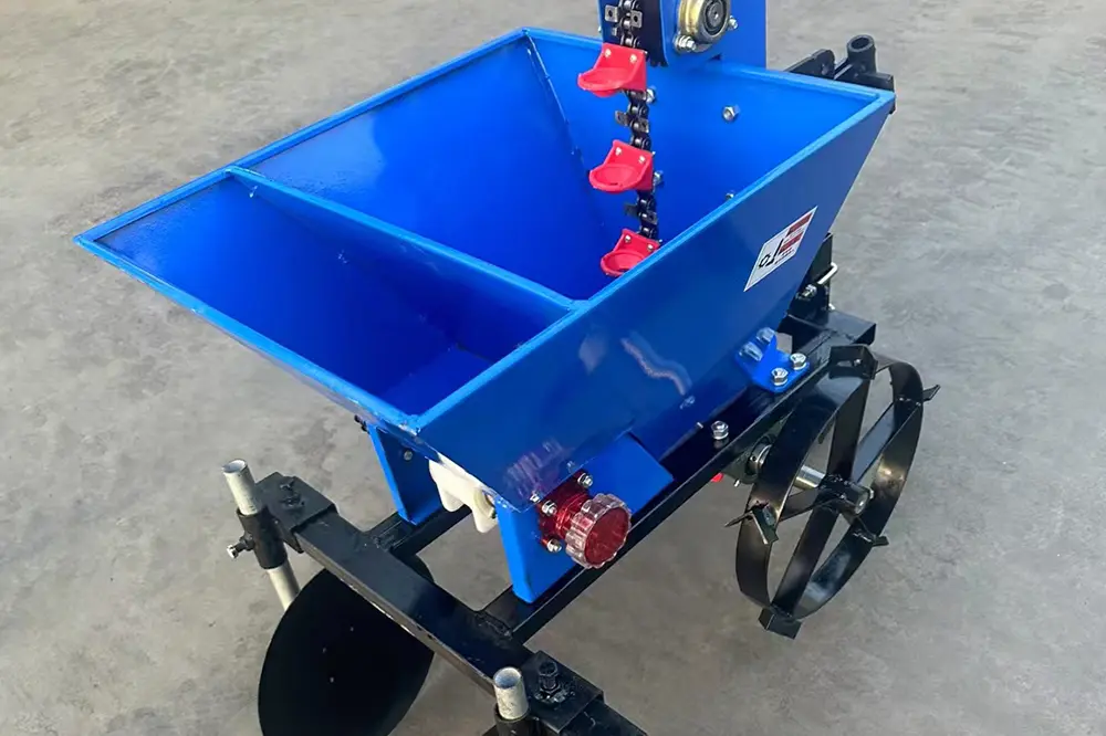 OEM ODM small 1-line potato/melon seeder tractor pull efficient and practical