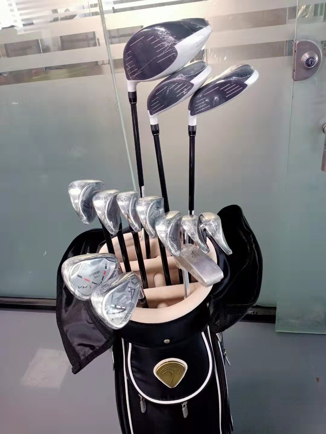 OEM Custom Carbon Fiber Woven Rib Golf Club Set Medium Weight Industrial High Swing Speed Complete Driver-Iron-Putter Kit Pros