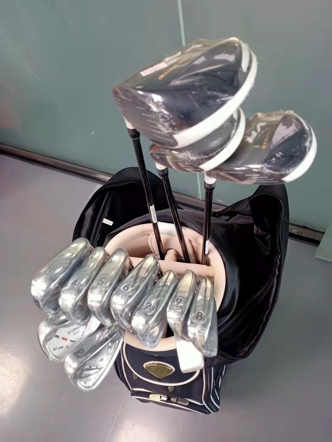 OEM Custom Carbon Fiber Woven Rib Golf Club Set Medium Weight Industrial High Swing Speed Complete Driver-Iron-Putter Kit Pros