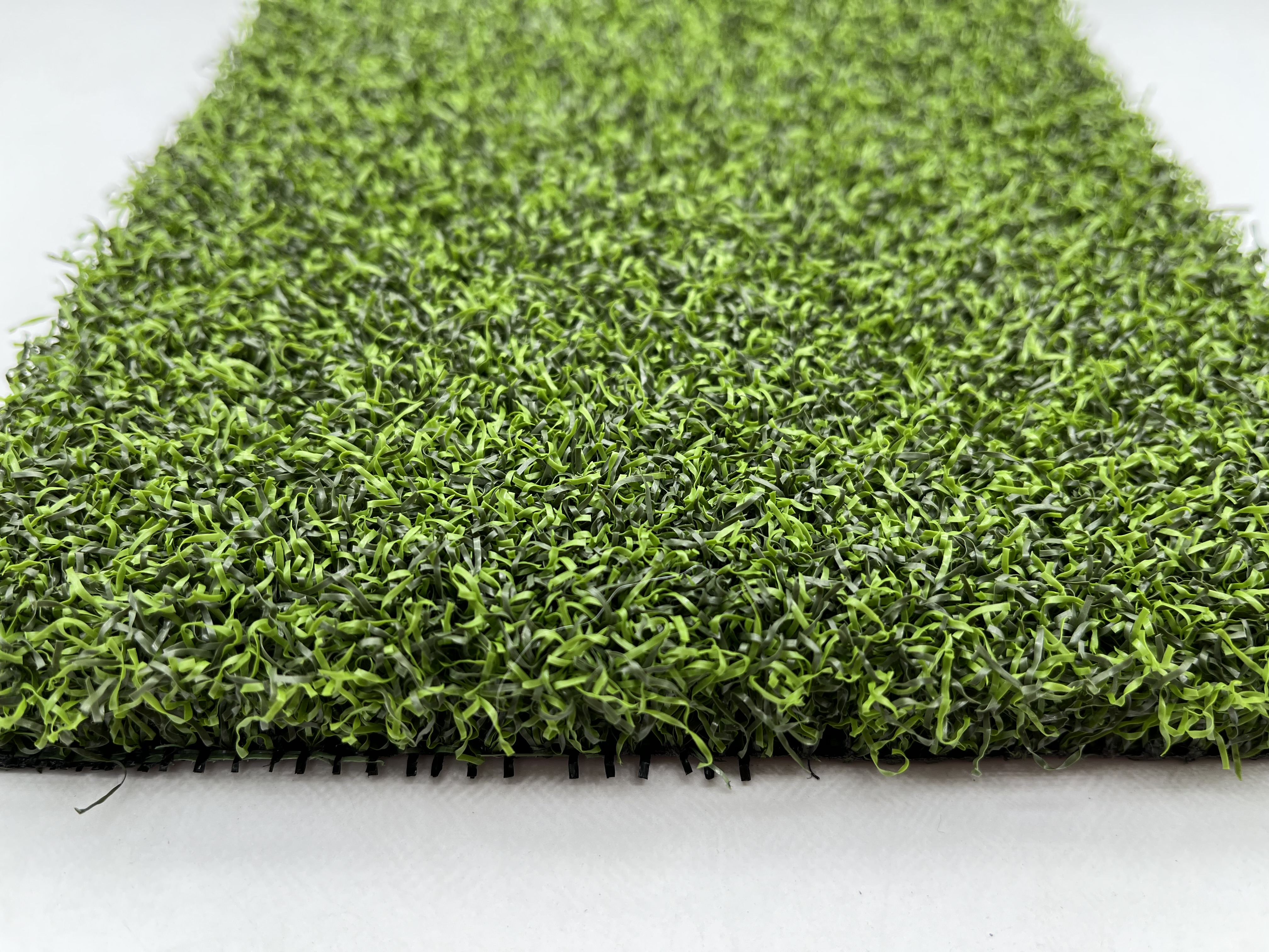 15mm 13mm 58800 63000 Stitches Density Golf Course Putting Green Synthetic Lawn Artificial Grass With 12mm Pile Height
