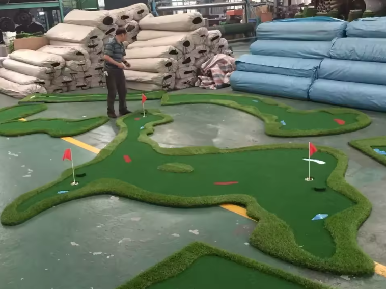 Factory Wholesale 9 Hole Golf Green Custom Made Mini Golf Putting Green Indoor Outdoor Practice Portable Large Size Putting Mat