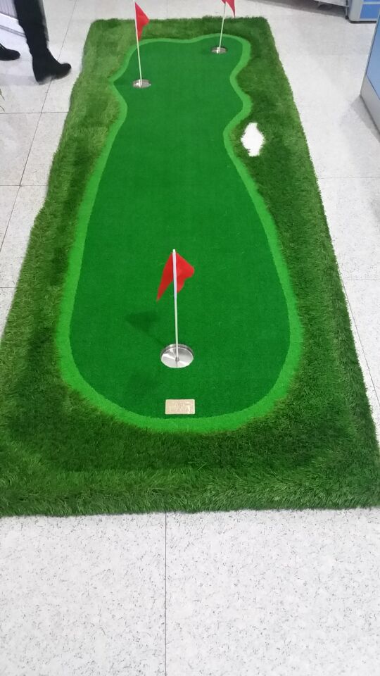 New Design Customized Mini Green Golf Course Practice Equipment Training Aid Putting Mat Office Golf Putting Set
