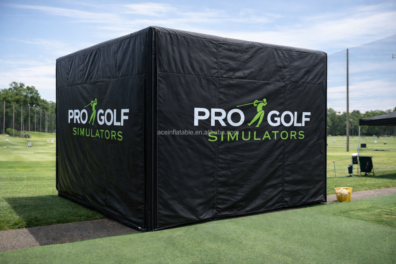 Portable Indoor Outdoor Golf Simulator Launch Monitor Hitting Bay Golf Simulator Impact Screen Inflatable Golf Enclosure Tent