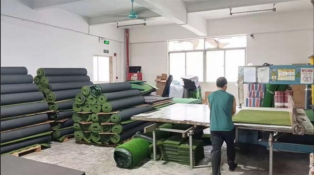 Golf club components and shaft manufacturing at Clyde Golf factory
