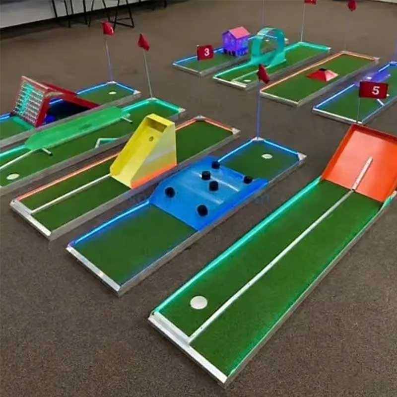 Indoor Mobile Mini Golf Course Square LED Golf Simulator Equipment Rentals Durable Amusement Park Playgrounds Songfa Brand