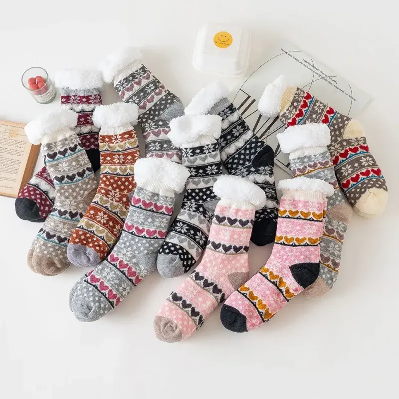 China Women's Indoor Slippers Wholesale Fuzzy Christmas Socks With Grips Thermal Warm Fluffy Character Pattern for Indoor Home Warm Supplier, Factory