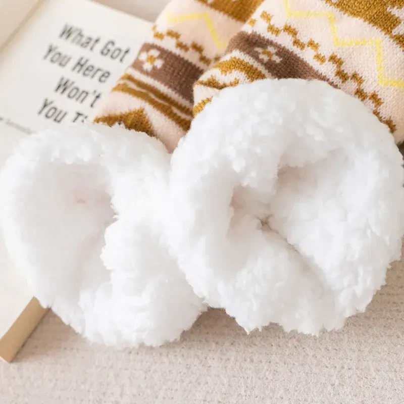 China Women's Indoor Slippers Wholesale Fuzzy Christmas Socks With Grips Thermal Warm Fluffy Character Pattern for Indoor Home Warm Supplier, Factory