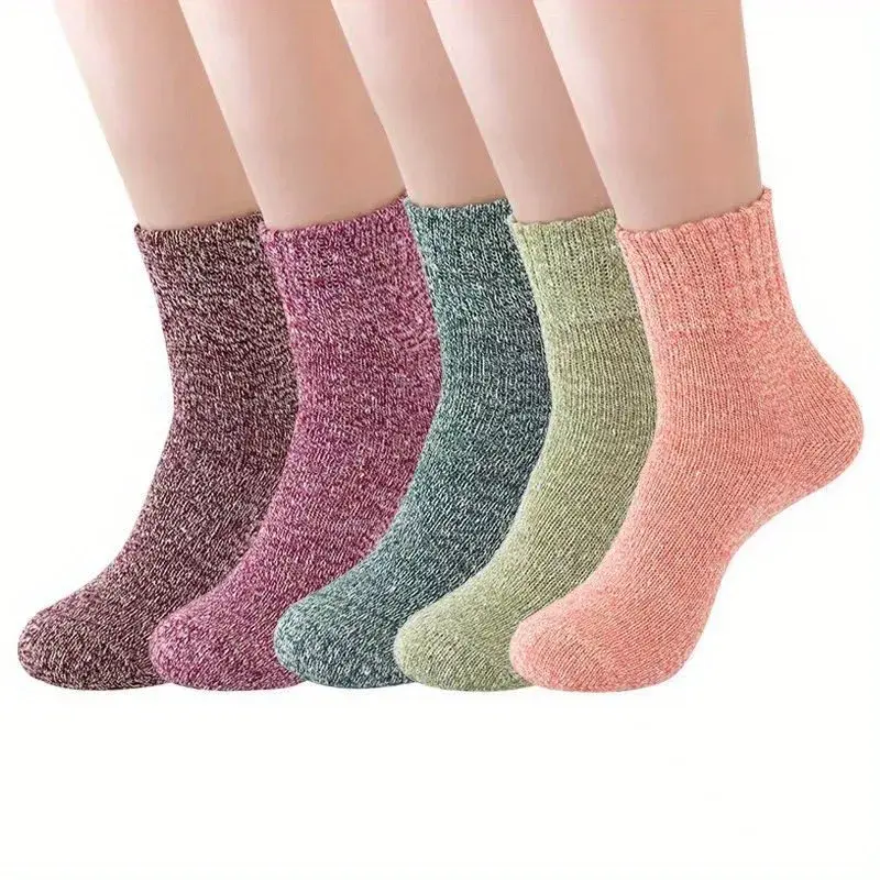 China NOBLEROAD Thermal Thick Wool Winter Socks Crew Casual Anti-Bacterial Breathable Bed Hiking Socks With Body Logo Manufacturer, Manufacturers