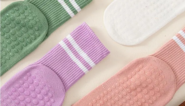 Wholesale Women's yoga sport grip socks Manufacturer, Factories