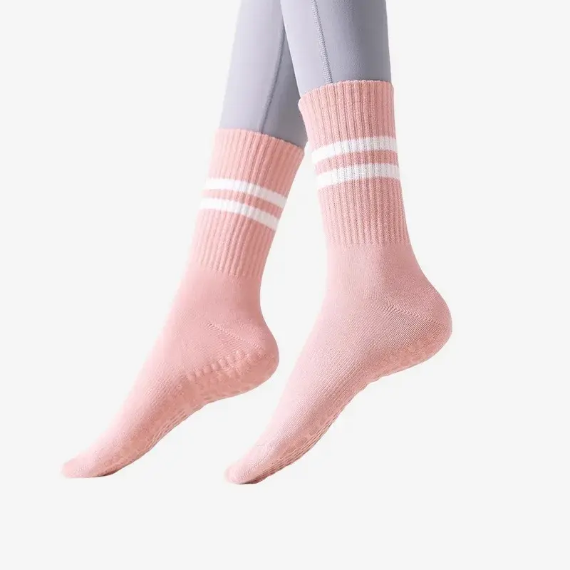 China Custom Design Anti Slip Women Sport Socks Custom Logo Cute Embroidery Gym Yoga Pilates Grip Socks Manufacturer, Factory