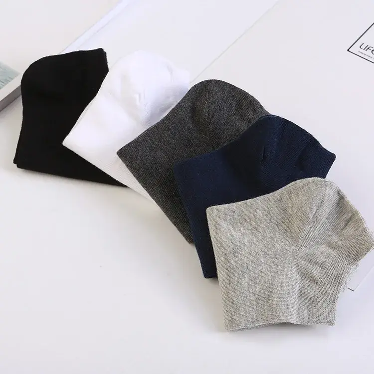 Wholesale Men's High Quality Polyester Cotton Sport Socks Casual Knitted Ankle Style Logo Solid Ankle Available White Black Summer Manufacturer, Manufacturers