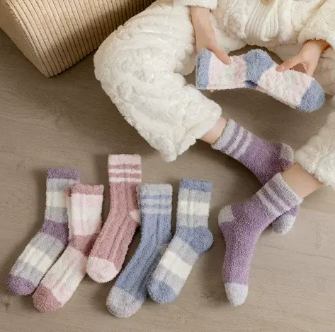 Wholesale Cmax Fashion and Warm High Quality Custom Logo Colors Socks Cozy Thick Winter Women Socks Soft Home Sleeping Fuzzy Sock Manufacturers, Factory