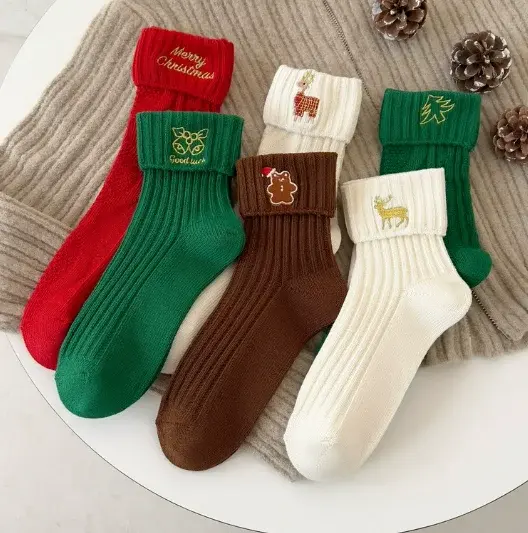 China Gift Packing Wholesale 3 Pairs in Gift Box Women Winter Santa Merry Christmas Socks Double Cylinder Embroidery High Quality Manufacturer, Suppliers