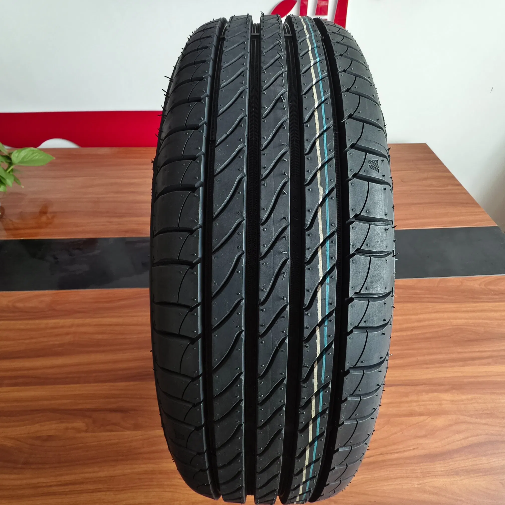 Passenger Car Factory Price PCR Tyres, All-Season/Winter/Summer Snow Tyres High-Performance Tyres, Wear-Resistant, Puncture-Resistant Self-Repair Full-Size Radi