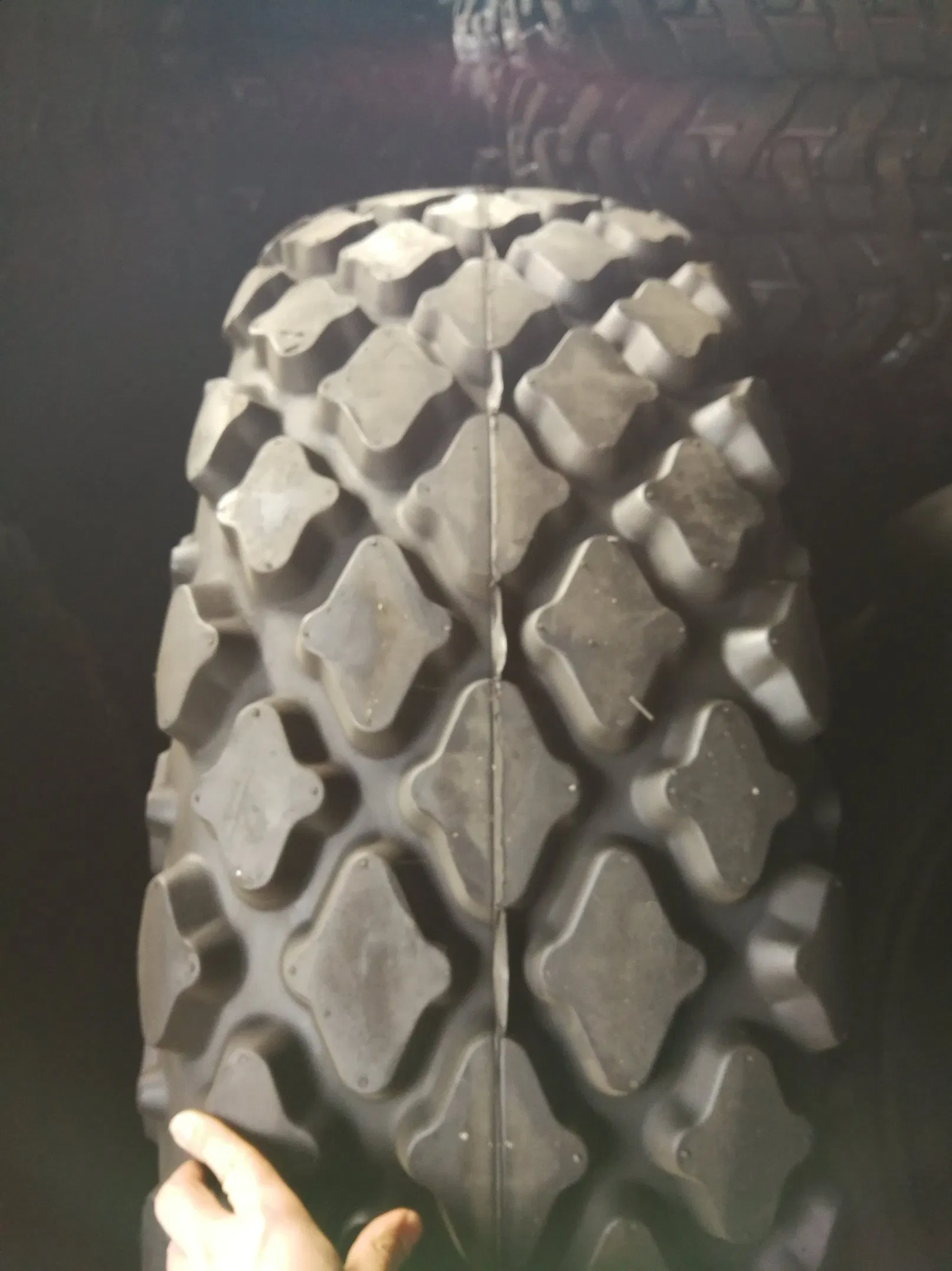 off The Road Tyre, OTR with 23.1-26 R3